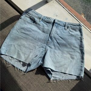 PAIGE Sarah Longline Light Wash Denim Shorts Raw‎ Hem Stretch Size 31